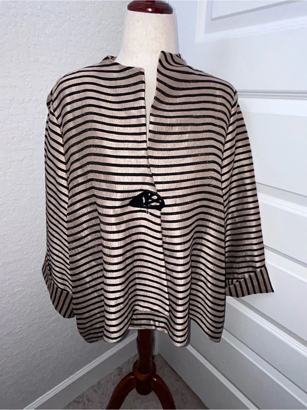 IC By Connie K Stripe Print 3/4 Length Sleeve Decorative Button Blazer Jacket